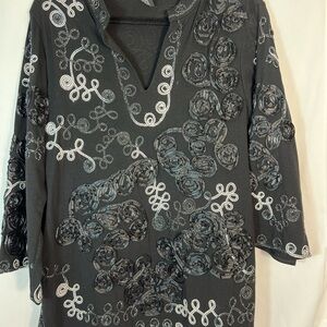 Chic Black and White Embroidered Women's Tunic